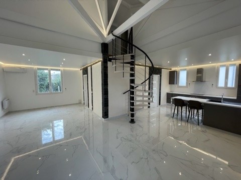 Séjour design, corniches LED sur mesure