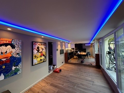 Corniche LED RGB, une ambiance par scénario